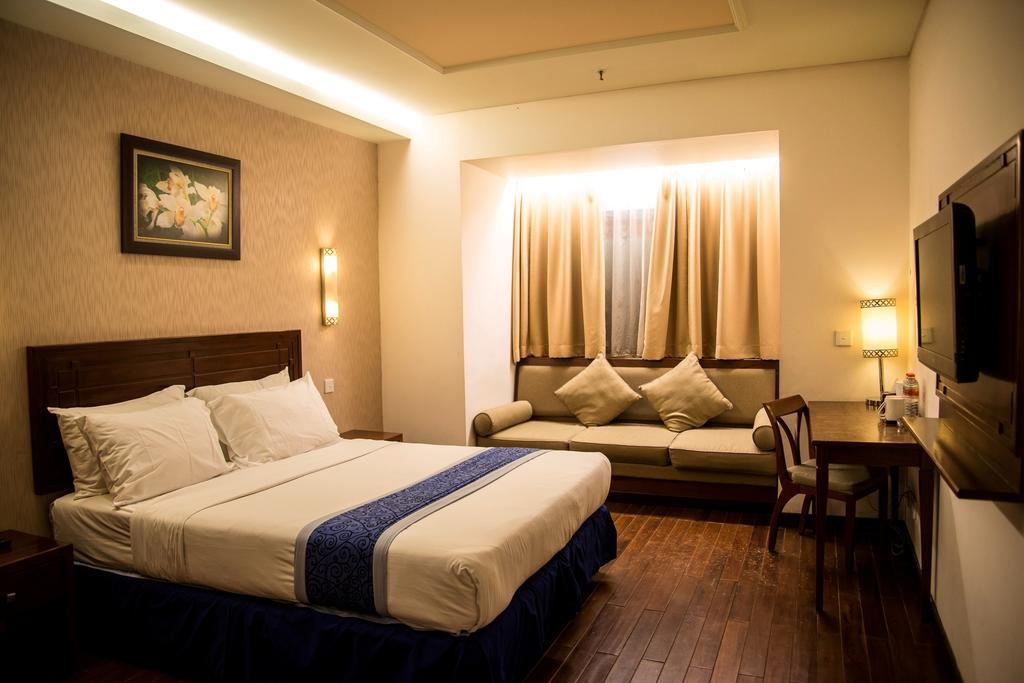 Grand Orchid Hotel Surakarta  Room photo